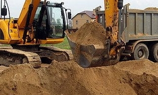 Выкопать яму экскаватором в Рязани от 943 руб. - 2Землекопа-Рзн